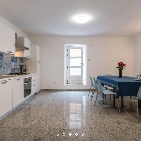 House Hermes Semesterbostad Pavicini